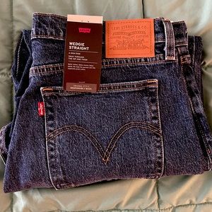 FLASH SALE!🔥Women’s Levi’s Wedgie High Waist Straight Leg Jeans 32x26 NWT!